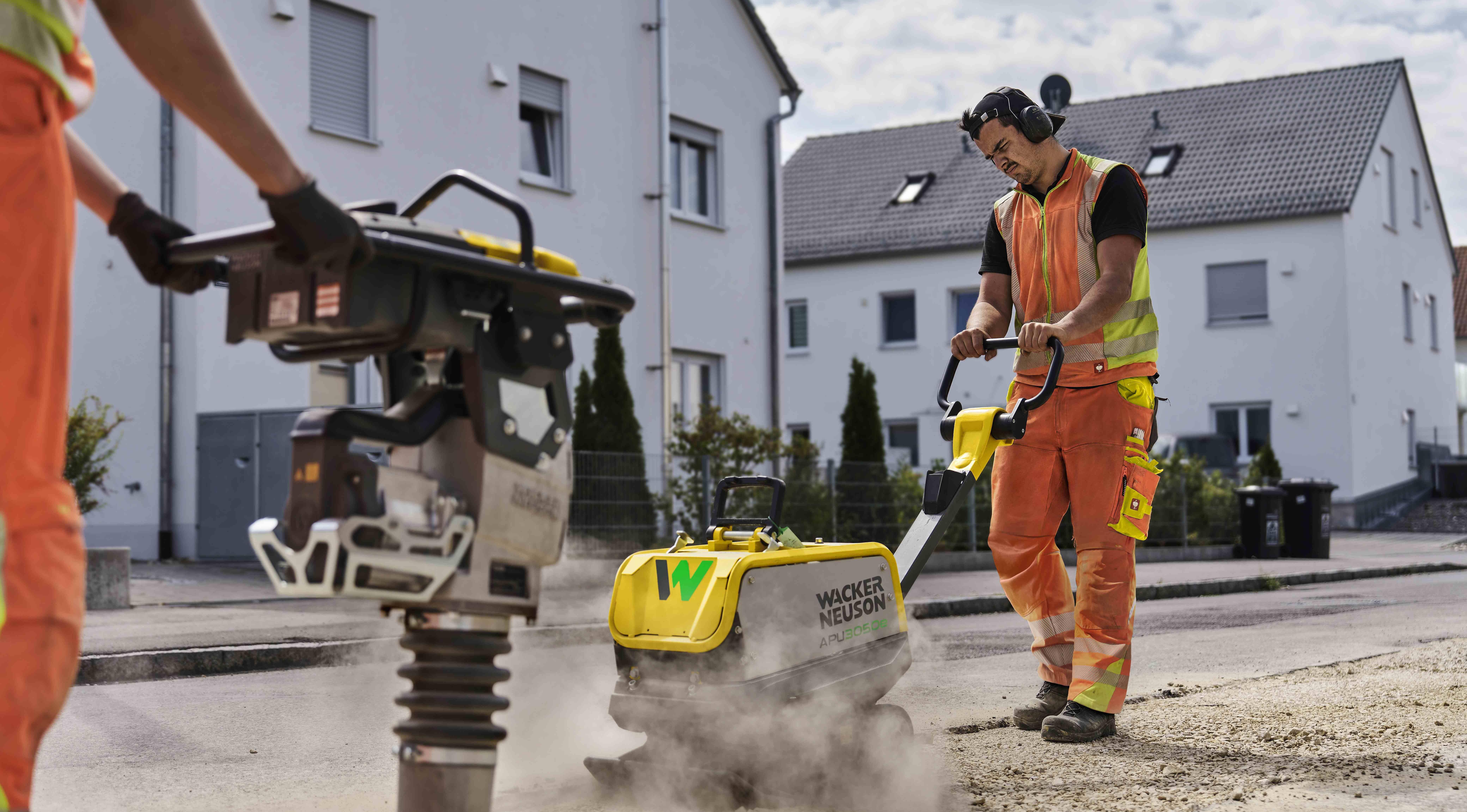 some rammers and vibratory plates from Wacker Neuson in action