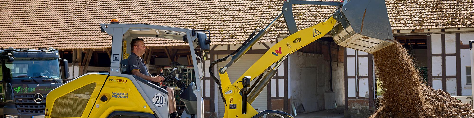 Wheel Loader in action 