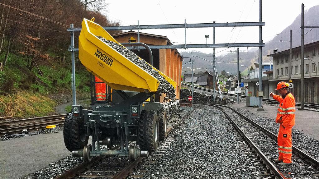 wacker neuson dumper on railway job site in action