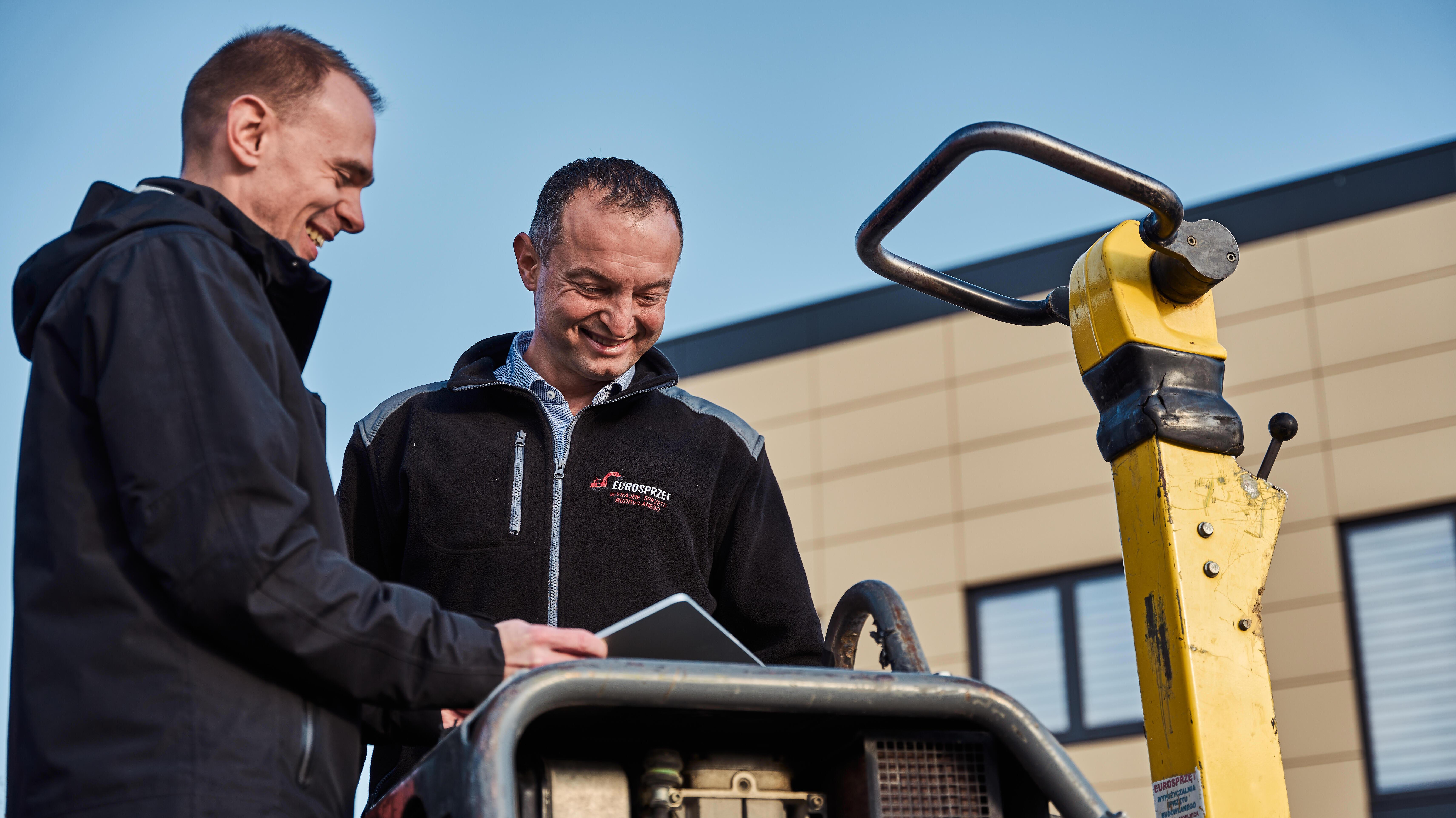 Zwei Männer im Gespräch