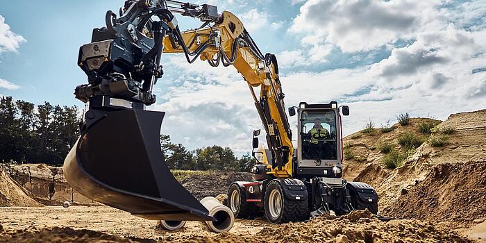 Wheeled excavator EW100